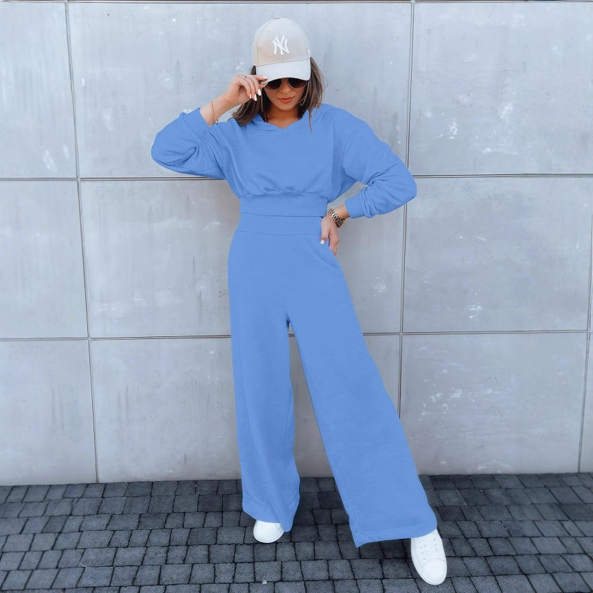 Women’s loungewear set with cropped v-neck sweater and high-waisted palazzo pants Mune Fashion