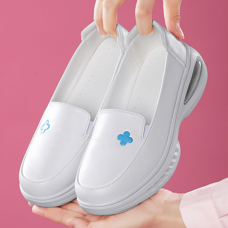 Women’s orthopedic comfort slippers with visible air chamber in the heel area and shock-absorbing platform sole Mune Fashion