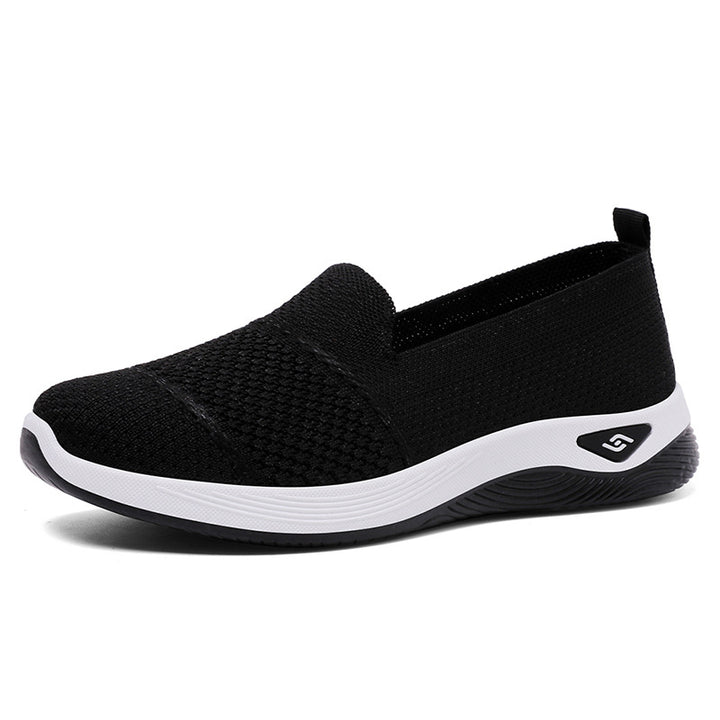Ladies' elegant knit slippers with reinforced toe cap, flexible cushioning platform, and pull tab Mune Fashion