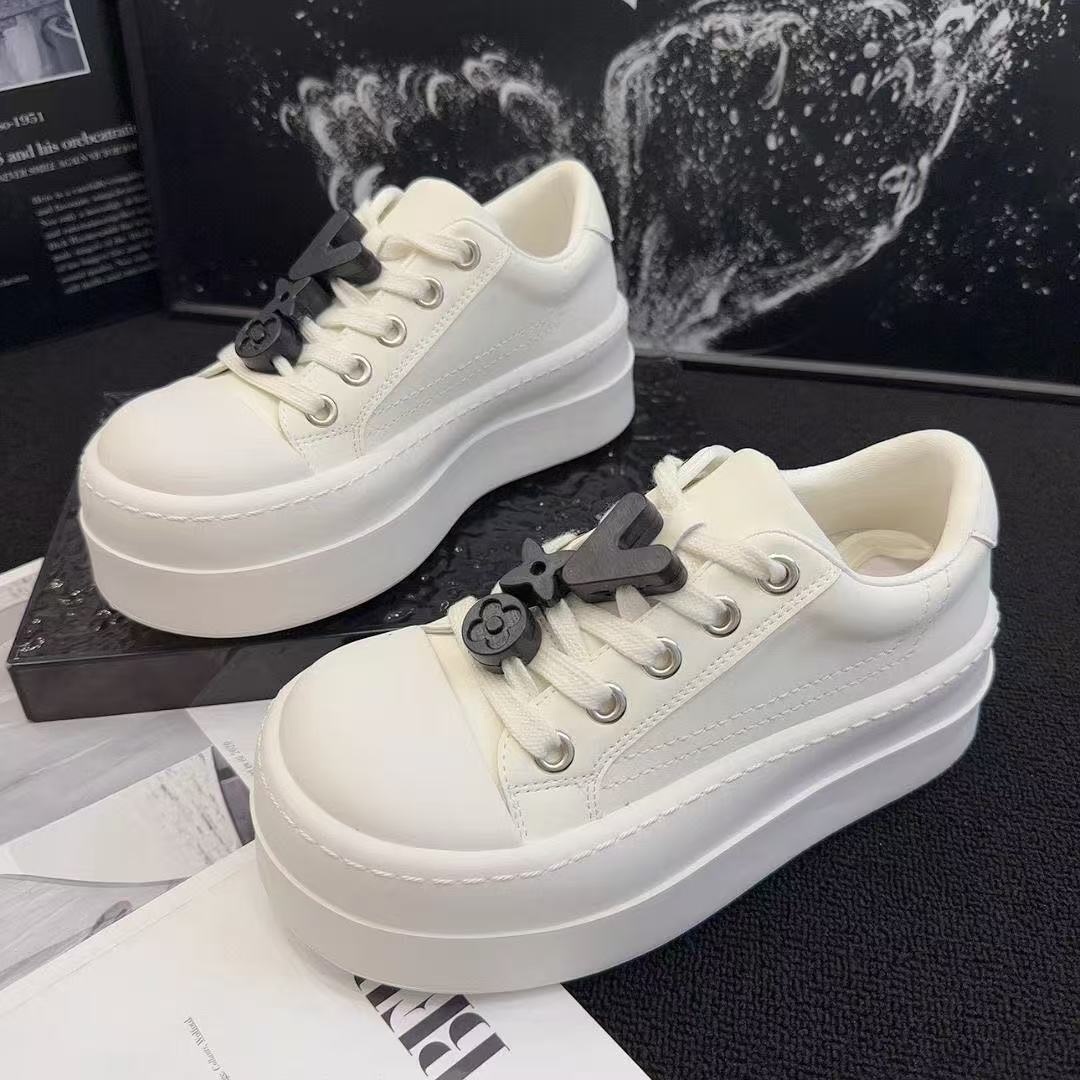 Women’s Platform Sneaker with Trendy Design and Elastic Laces Mune Fashion