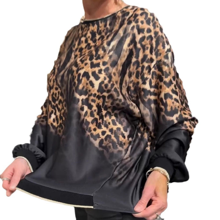Women's non-silky Oversize blouse with animal pattern, raglan sleeves and elastic hem Mune Fashion
