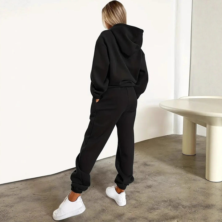 Women's Hooded Sweatshirt and Slim Jogging Pants Lounge Set with Kangaroo Pocket, Ribbed Cuffs and Fitted Cut Mune Fashion