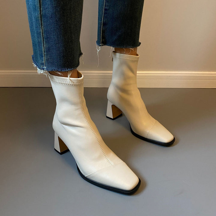 Ladies ankle boots with seamless shaft and sculptural block heel Mune Fashion