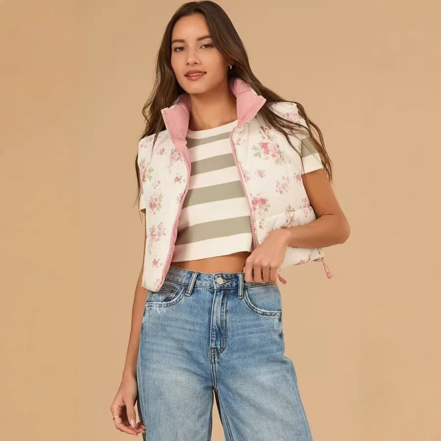 Women short cut quilted vest with stand-up collar and floral pattern Mune Fashion