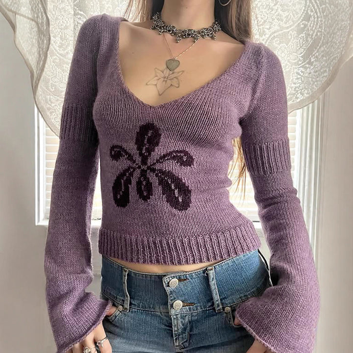 Women nan short fine knit V pullover with floral intarsia design and flared trumpet sleeves Mune Fashion