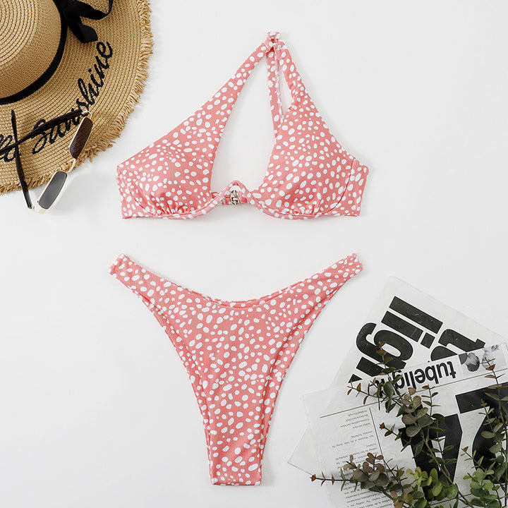 Women's triangle bikini with playful floral design Mune Fashion