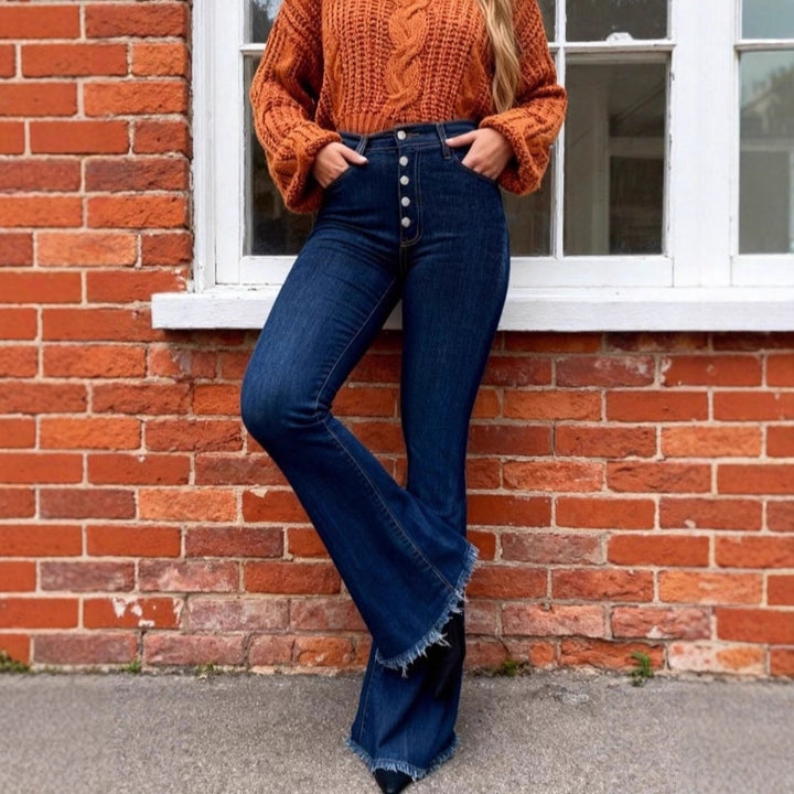 Ladies high-waisted retro flared jeans with visible button placket and flared leg Mune Fashion