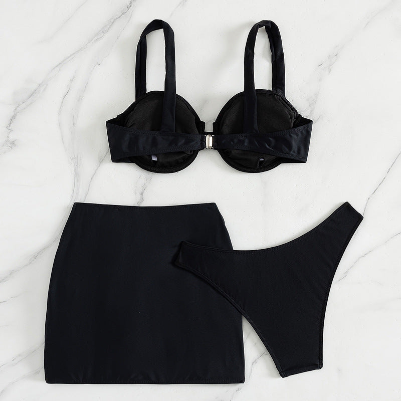 Women's bikini set with stylish skirt and padded top Mune Fashion