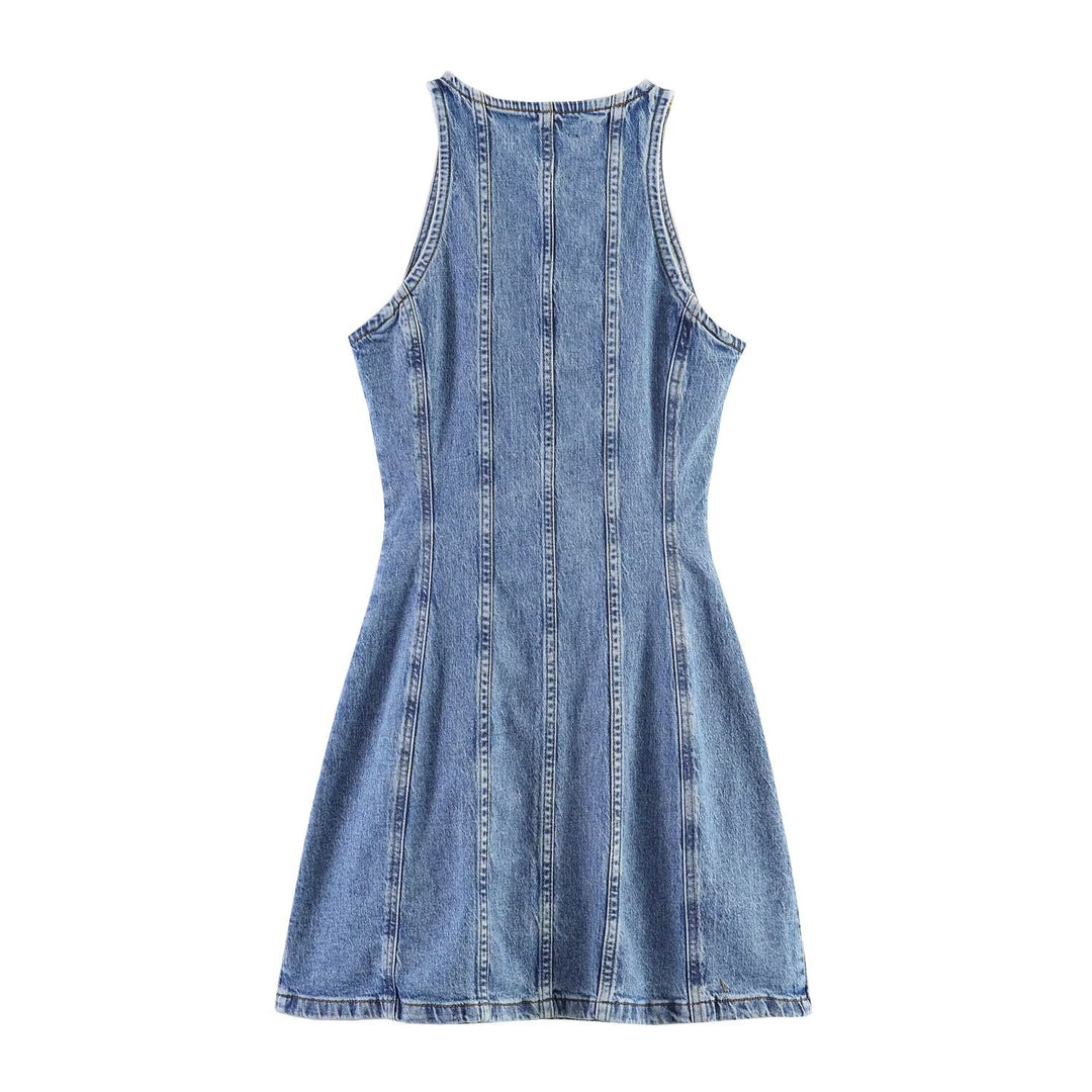 Women's sleeveless denim dress with body-hugging seam, A-line, and continuous button placket Mune Fashion