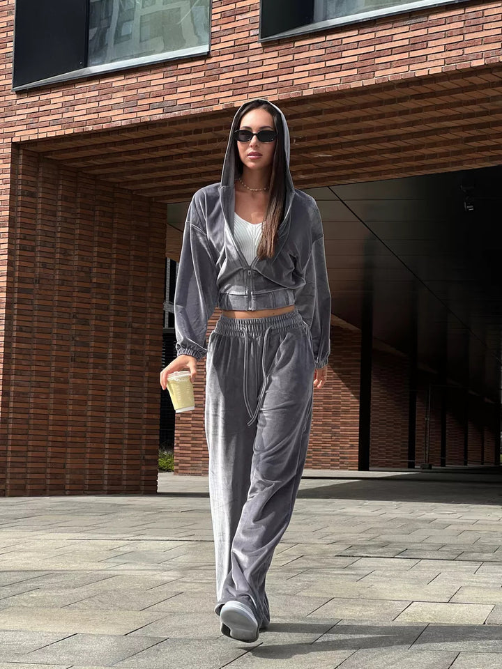 Women's soft velvet lounge set with short zip hooded jacket and wide high-waist pants Mune Fashion