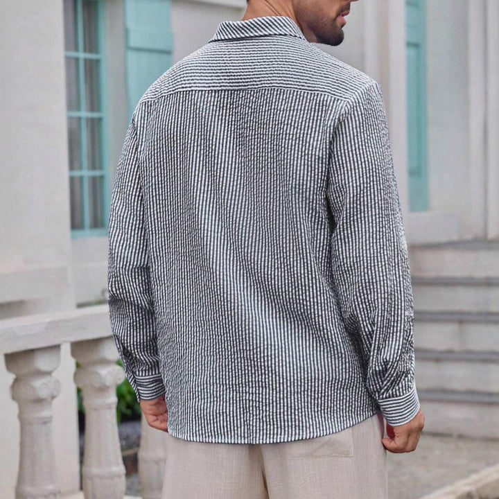 Men's airy seersucker shirt with Kent collar, button placket and rolled-up sleeves Mune Fashion