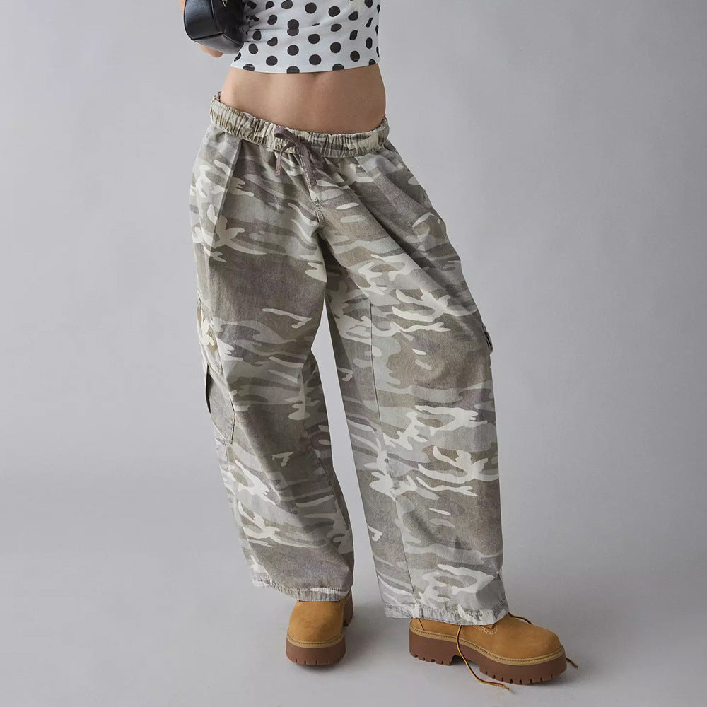 Women's wide cargo pants with elastic waistband and applied flap pockets Mune Fashion