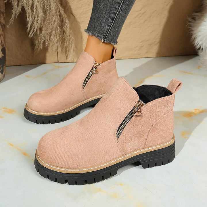 Ladies Chelsea ankle boots with textured rubber sole and side zipper Mune Fashion