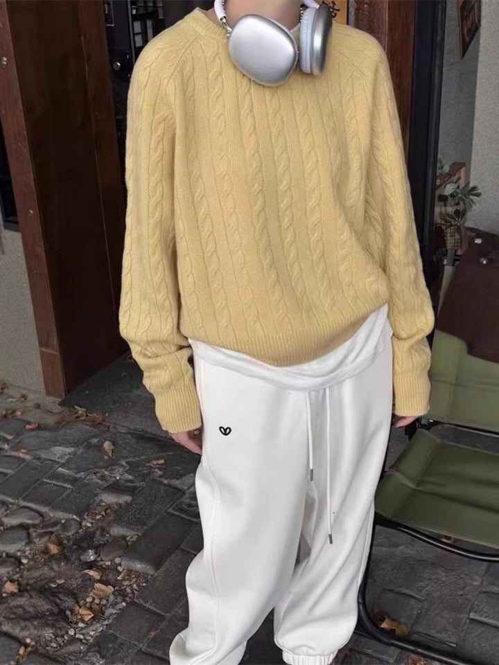 Women's cable knit pullover made of cotton blend with a casual oversized silhouette
