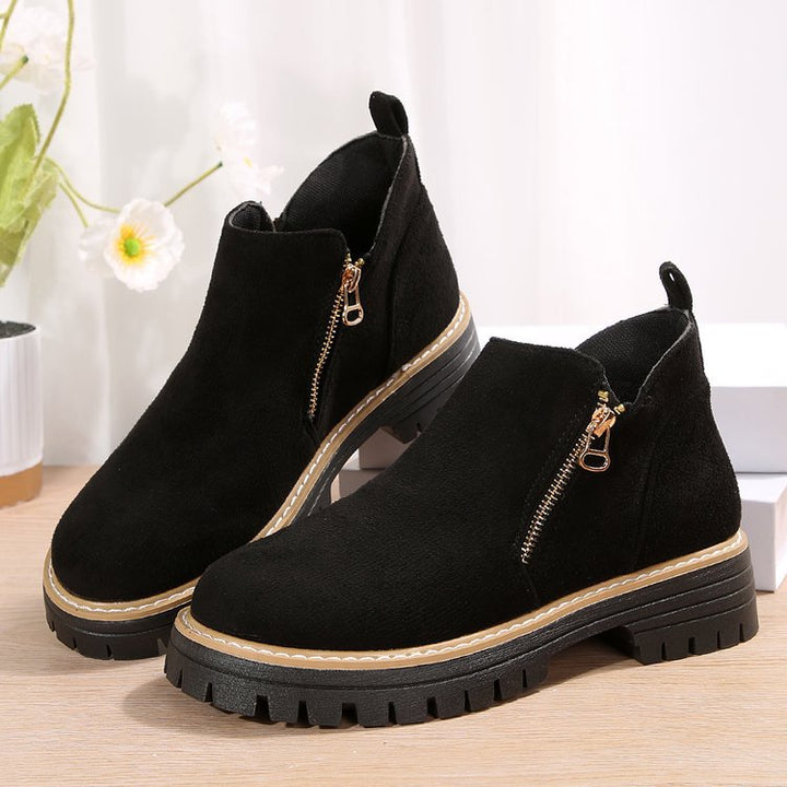 Damen Kurzschaft-Stiefeletten aus Veloursoptik mit seitlichem Reißverschluss und grober Profilsohle Mune Fashion