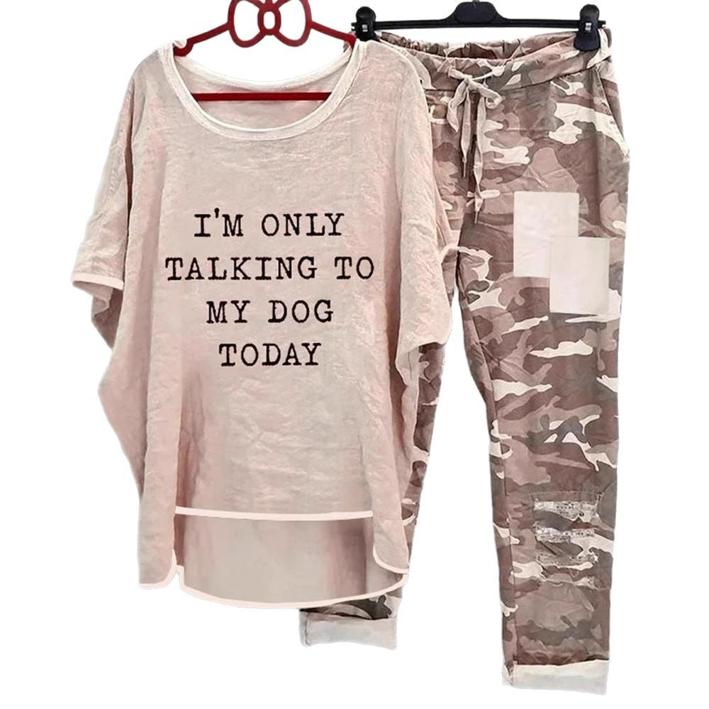 Women casual wide set with slogan print, loosely cut long shirt and camouflage joggers Mune Fashion