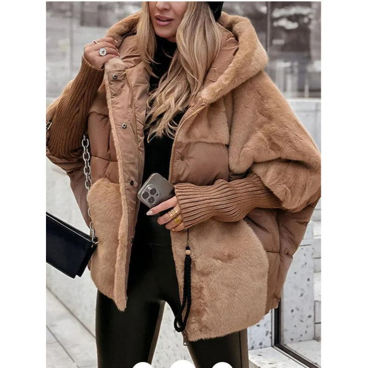Women's quilted short jacket with teddy fur inserts, hood, and integrated ribbed cuffs Mune Fashion