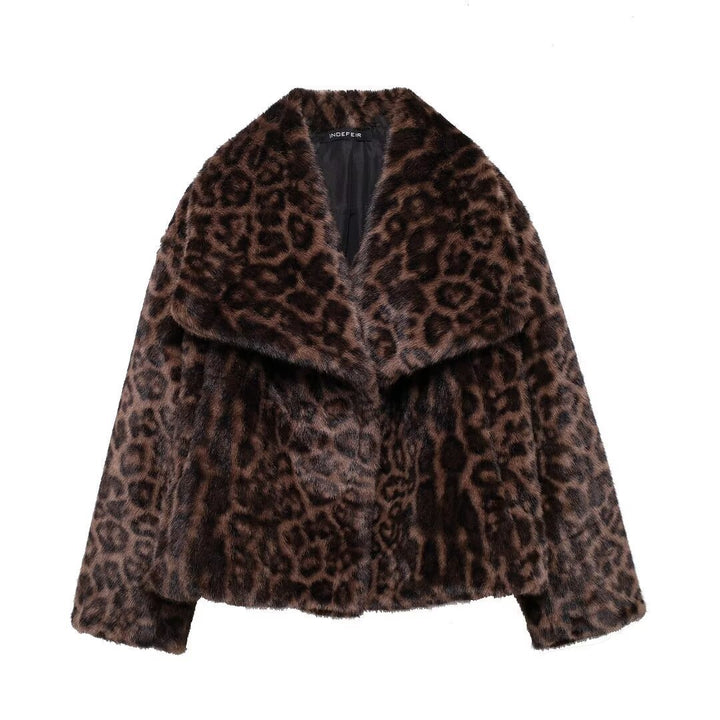 Ladies nan short faux fur jacket with animal pattern, V-neck and fitted silhouette Mune Fashion