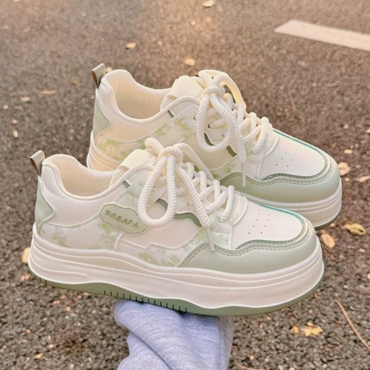 Women's Voluminous Platform Sneakers in Retro City Style with Subtle Marbling and Cushioned Wedge Sole Mune Fashion