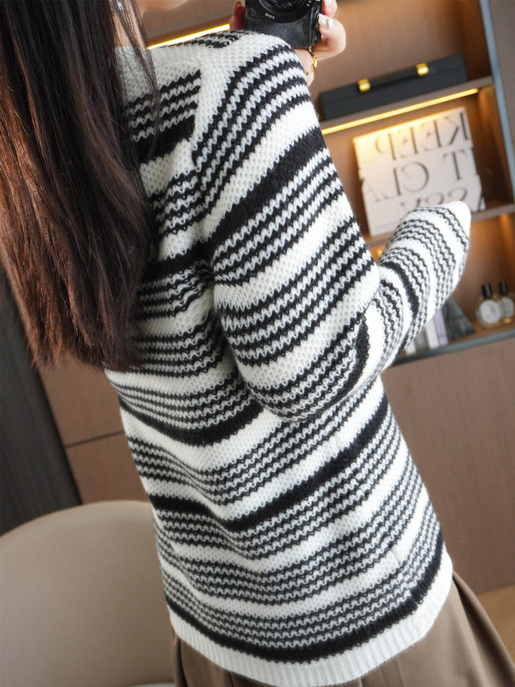 Ladies Cozy Striped Sweater in Mohair Look with Boxy Fit and Round Neckline Mune Fashion