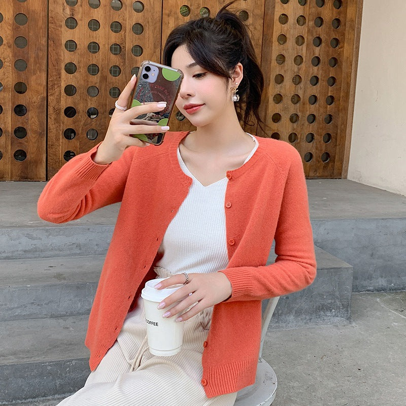 Women's Short-Cut Fine Knit Cardigan with Round Neckline and Boxy Fit Mune Fashion