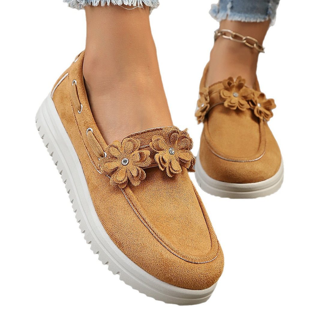 Ladies Velour Slippers with Flower Application and Profiled Platform Sole Mune Fashion