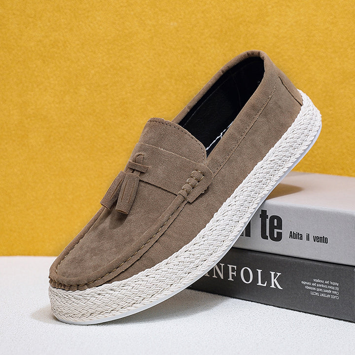 Men's fashionable moccasins with fresh design