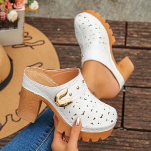 Ladies' platform mules with chunky profile sole, mid-height block heel and decorative buckle Mune Fashion