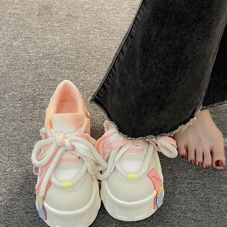 Women's sporty sneakers with playful design and stunning sole Mune Fashion