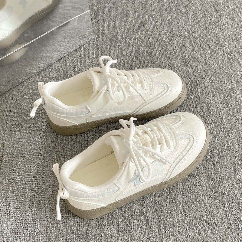 Women's Trendy Sneakers with sporty-elegant design and comfortable sole Mune Fashion
