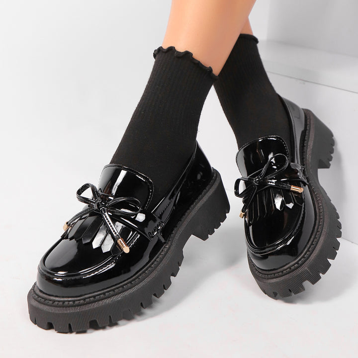 Damen Loafer in Lacklederoptik mit massiver Profilsohle und Zierschleife Mune Fashion