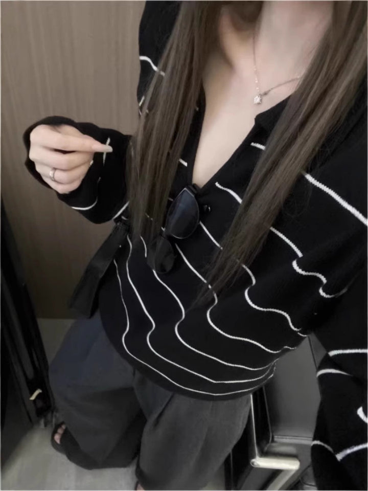Women's Casual Oversized Knit Sweater with Polo Collar and Fine Striped Design Mune Fashion