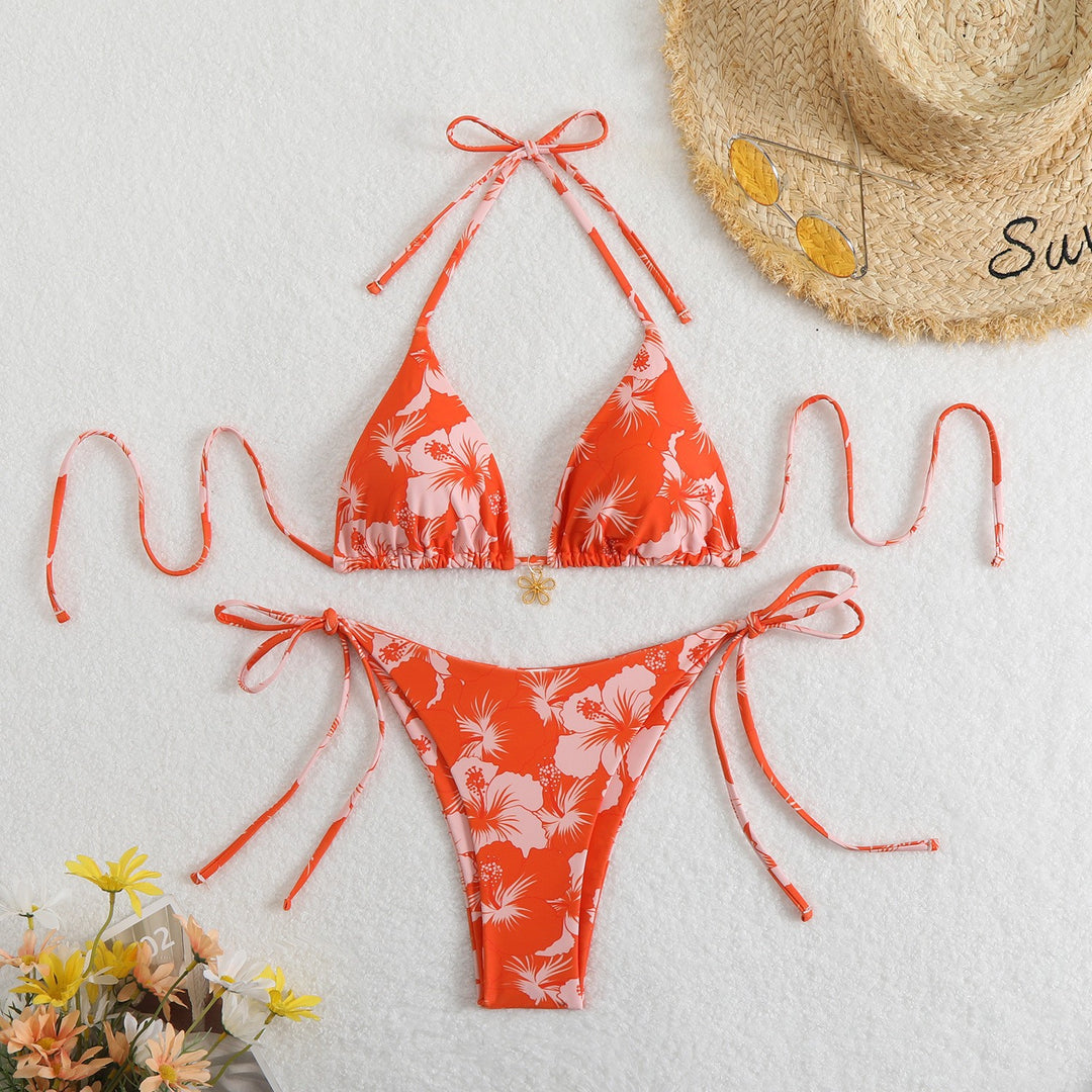 Ladies triangle bikini with delicate flower details Mune Fashion