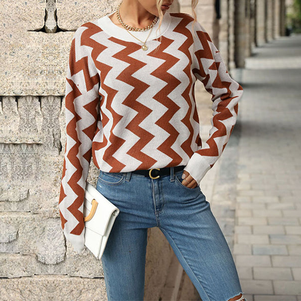Ladies figure-friendly fine knit sweater with zigzag jacquard and round neckline Mune Fashion