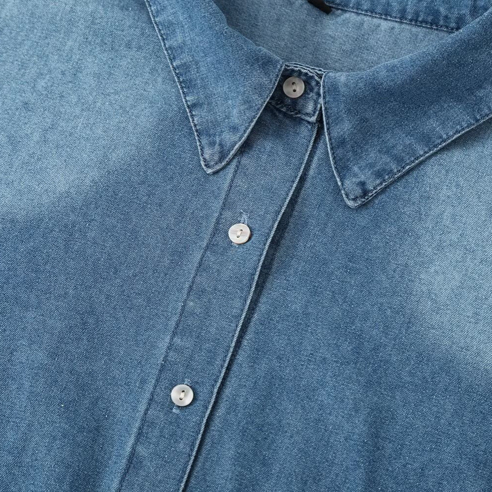 Women’s denim blouse with slightly puffed sleeves and classic shirt collar Mune Fashion