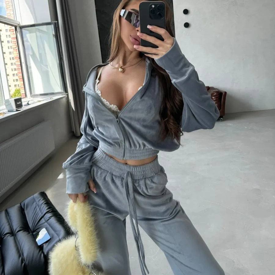 Women's luxurious velvet two-piece jogging suit with cropped zipper and wide pants Mune Fashion