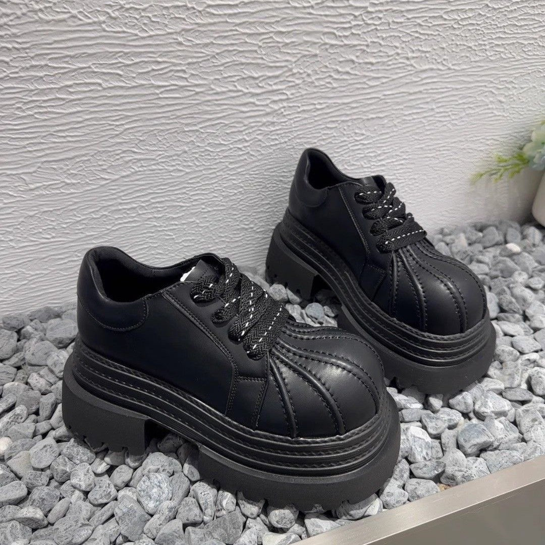 Ladies Fashionable Chunky Sneakers with Robust Platform Sole Mune Fashion