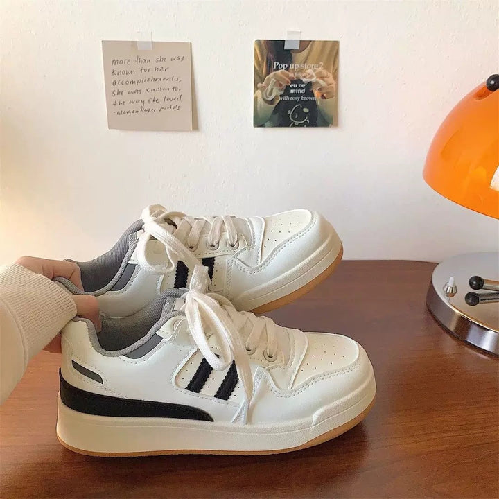 Ladies sporty sneakers with high-quality cushioning and breathable upper material Mune Fashion