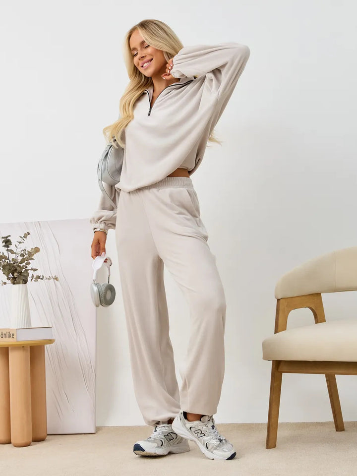 Women's velvety two-piece lounge set with hooded half-zip and elastic waistband pants Mune Fashion