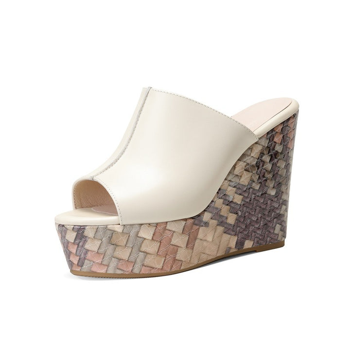 Women's elegant slip-on mule with open toe area, sculptural wedge platform in braided look and studded embellishment Mune Fashion
