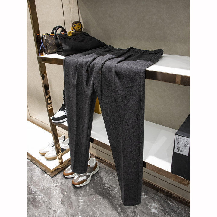 Men's Elegant Jogging Pants in Tapered Cut with Pleats and Drawstring Mune Fashion