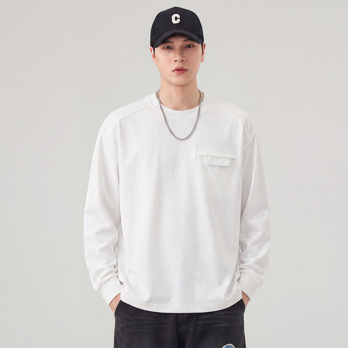 Men's Oversize Sweatshirt with Chest Pocket and Raglan Sleeves Mune Fashion