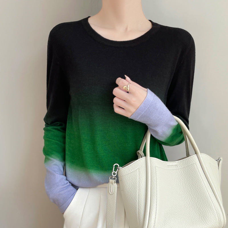 Women Light Gradient Fine Knit Sweater with Round Neckline and Loose Fit Mune Fashion