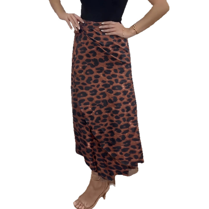 Women's midi skirt with asymmetric wrap look and animal print Mune Fashion