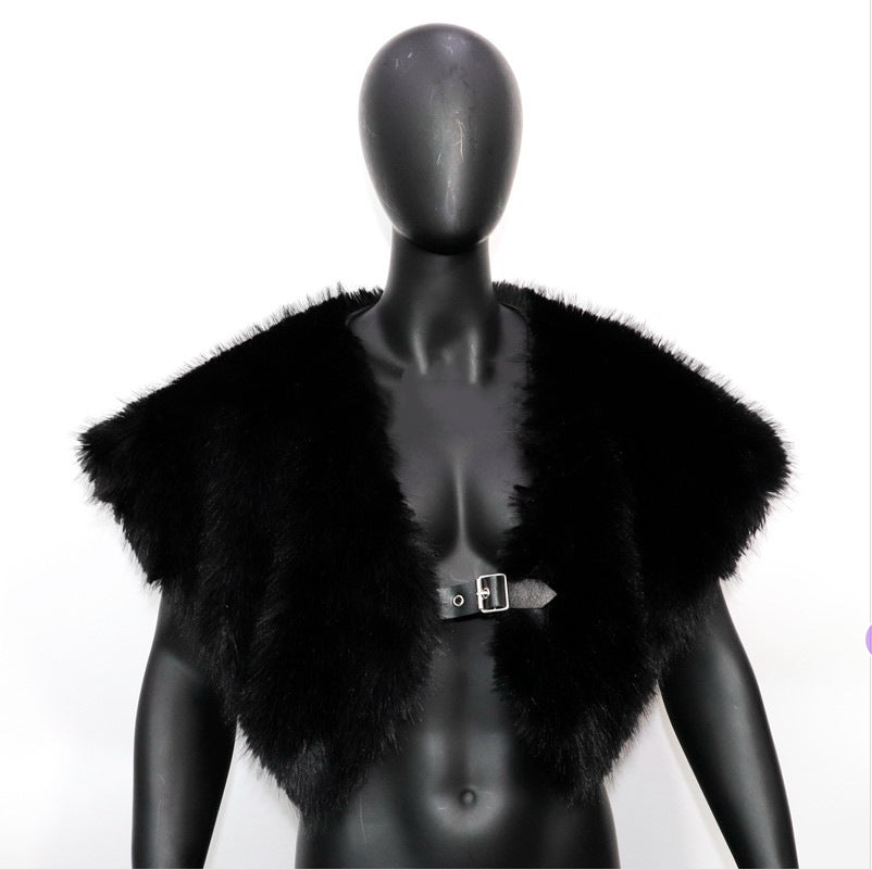 Men's historically inspired faux fur shoulder cape with leather straps Mune Fashion