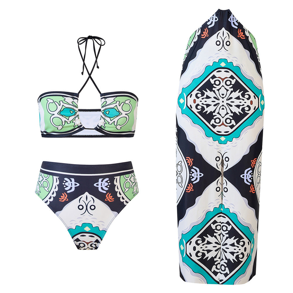 Women's bikini set with bandeau top and matching pareo Mune Fashion