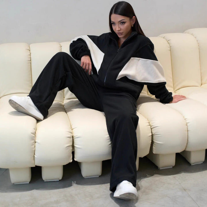 Women's oversized zip-up fleece jacket with panel details and wide high-waist lounge pants Mune Fashion
