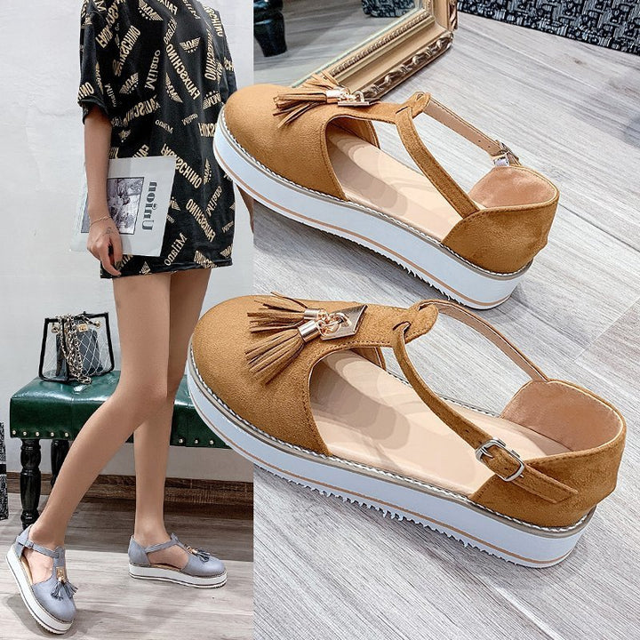 Women T-Strap Platform Sandal made of suede imitation with tassel appliqué and adjustable heel strap Mune Fashion