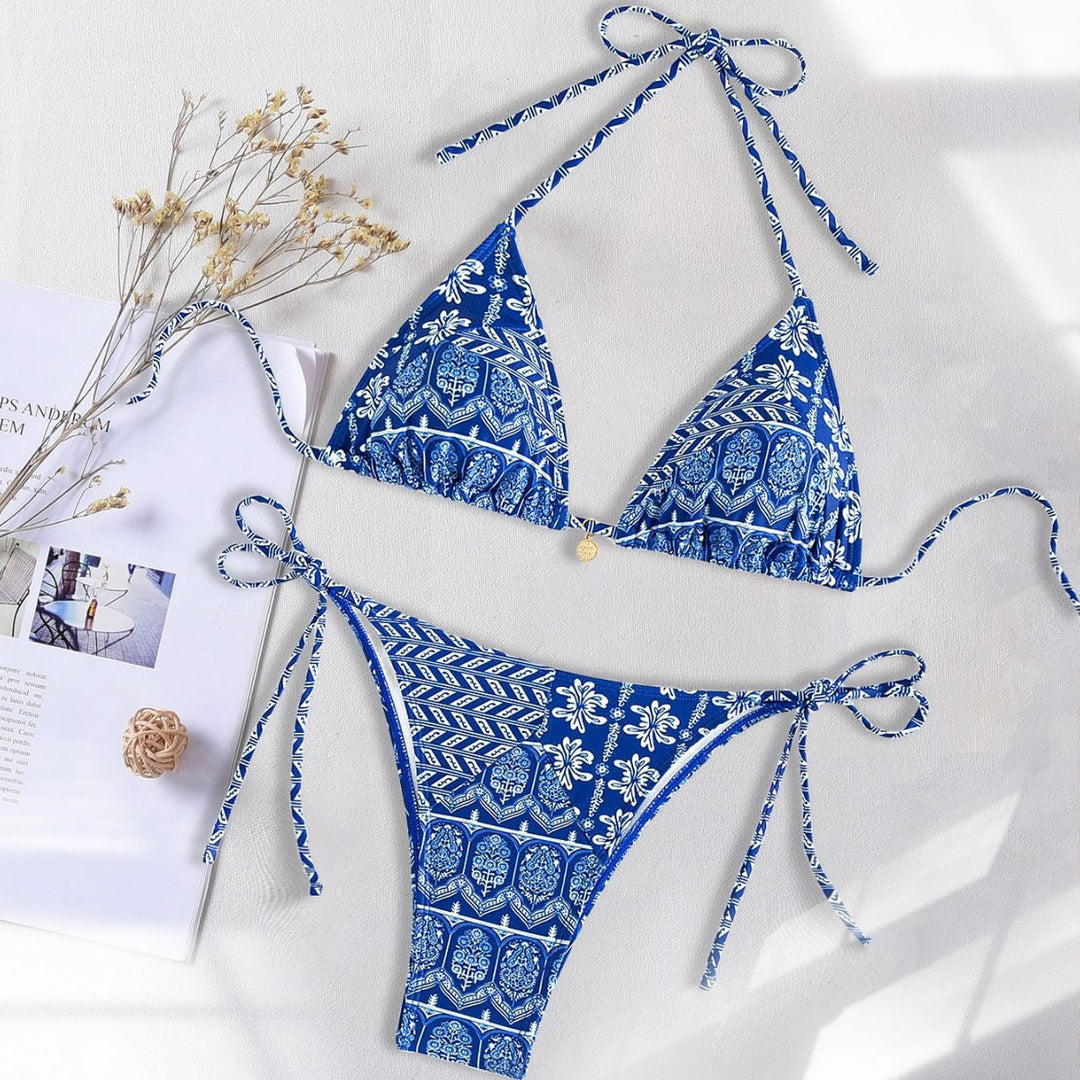 Women's triangle bikini with playful floral design and adjustable straps Mune Fashion