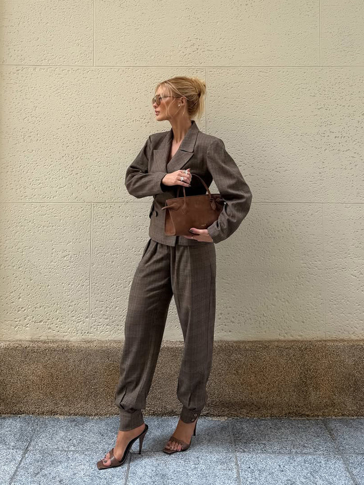 Women Tailored two-piece blazer and pant suit in Glencheck pattern Mune Fashion